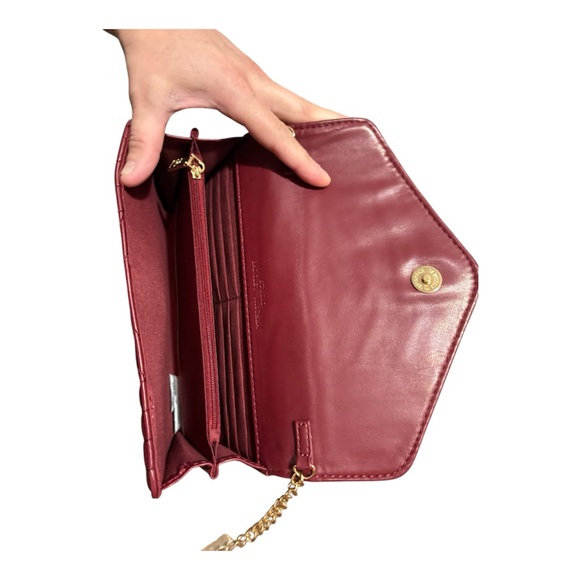 Badgley Mischka quilted crossbody clutch in wine color - Picture 4 of 4